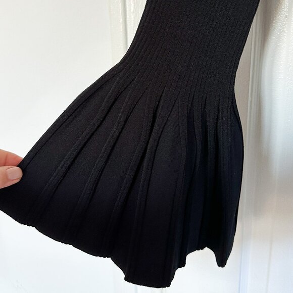 Carolina Herrera Black Bell Sleeve Rib Knit Top -Black - Size Large - Picture 3 of 5